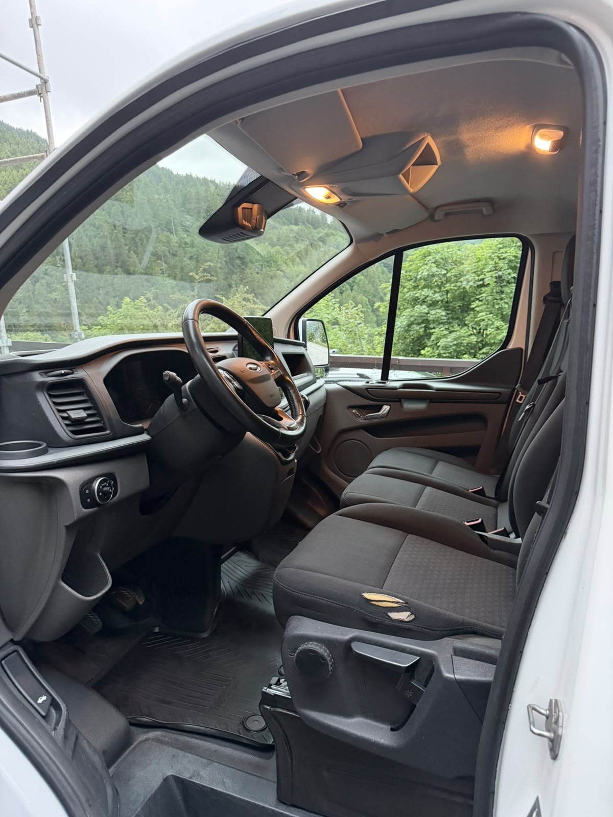 Nettoyage intérieur d'un véhicule Ford transit à Valloire en Savoie