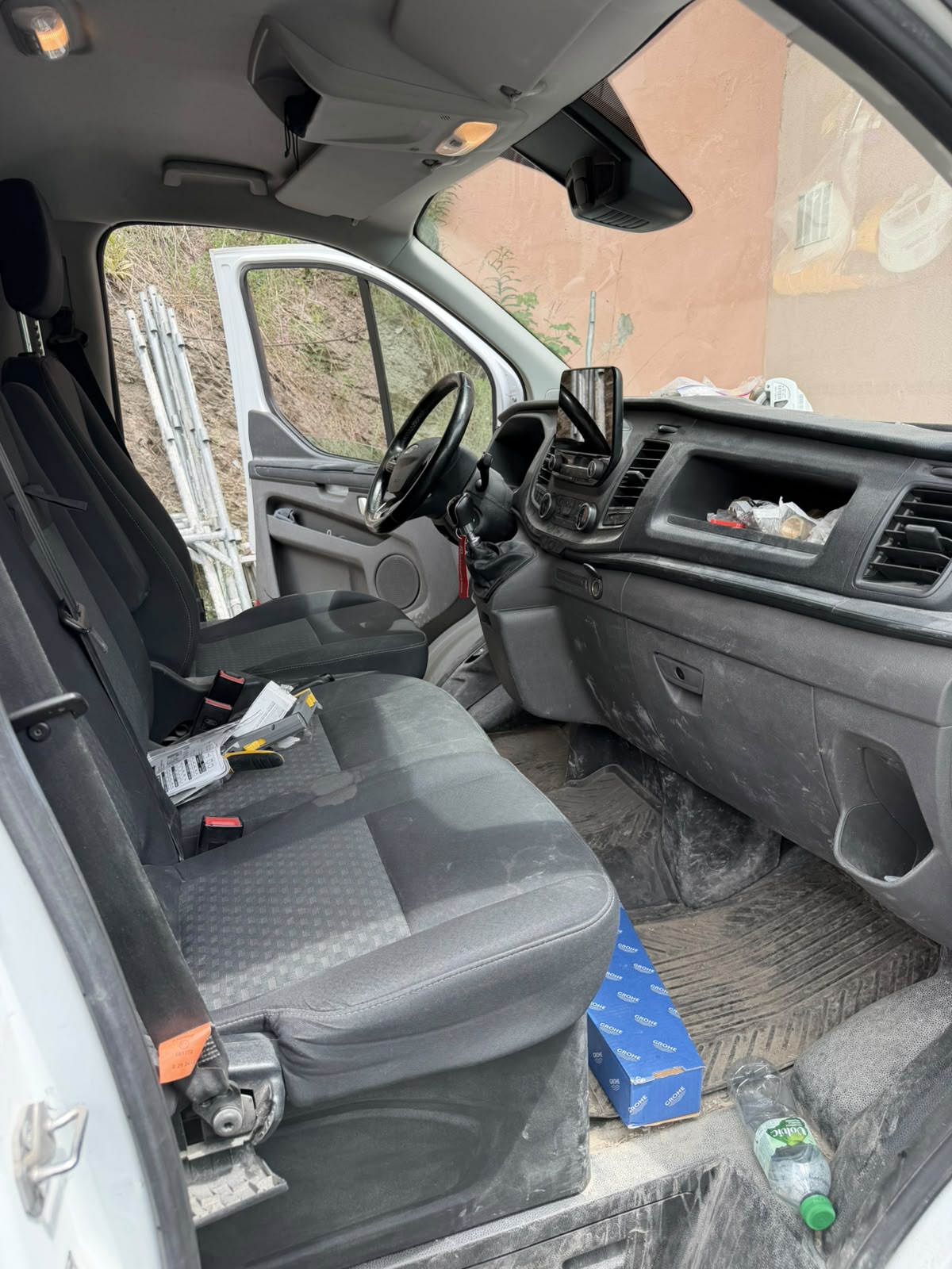 Nettoyage intérieur d’un Ford transit à Valloire en Savoie