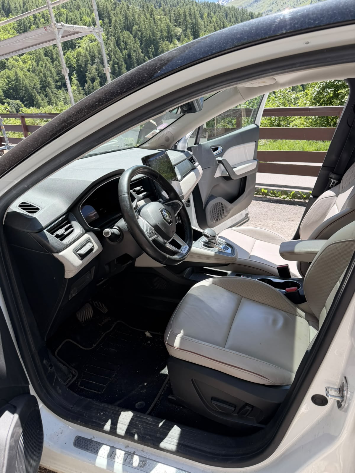 Nettoyage intérieur d’une Renault Capture à Valloire en Savoie